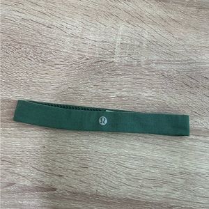 Lululemon Cardio Cross trainer headband